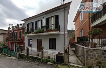 Foto Appartamento in via flavia, Bracciano Centro di 95 m² con 2 locali