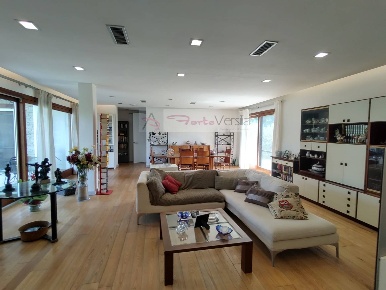 Foto Villa singola a Montignoso Debbia, Cervaiolo di 296 m² con 10 locali