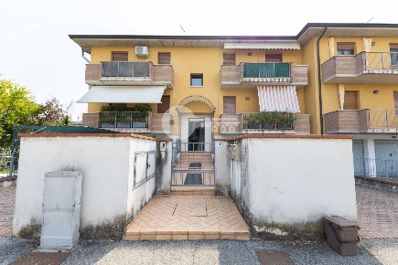 Foto Appartamento in Via XXV Aprile, Calvisano di 80 m² con 3 locali