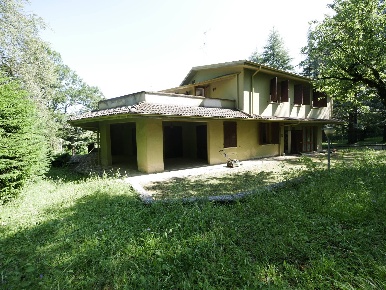 Foto Villa singola in Via giardini nord, Serramazzoni di 500 m² in vendita