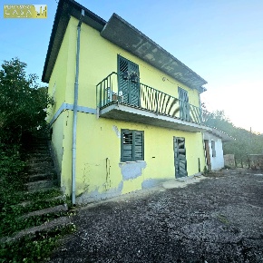 Foto Casa indipendente in Contrada De Contro - 1 Km dal centro, Teramo