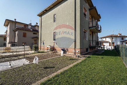 Foto Appartamento a Suisio di 130 m² con 5 locali in vendita