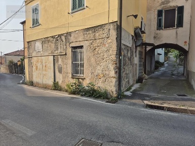 Foto Magazzino in Via Meceti 33, Loano Centro di 38 m² con 1 locali