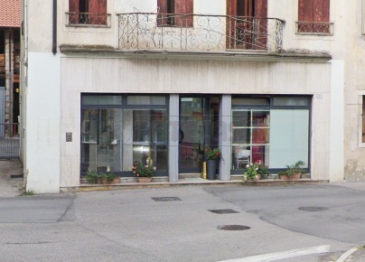 Foto Locale commerciale in Via Villa 1, Castelgomberto Centro di 45 m²