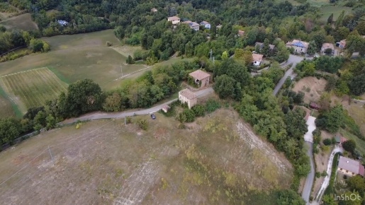 Foto Rustico in Via Castello 45, Monte San Pietro di 205 m² con 9 locali