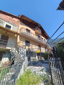 Foto Appartamento in Frazione Viran, Challand-Saint-Victor di 168 m²