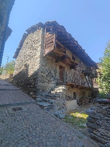 Foto Rustico in Frazione Isollaz, Challand-Saint-Victor di 170 m²