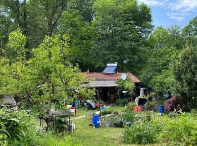 Foto Terreno agricolo in località Besano, Besano di 4345 m² in vendita