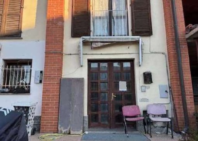 Foto Appartamento in Via Garibaldi, Venegono Superiore di 48 m² in vendita