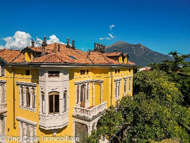 Foto Appartamento in via castiglia  10, Ivrea di 135 m² con 5 locali