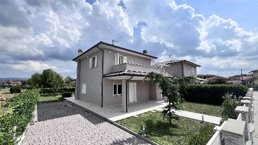 Foto Villa unifamiliare in A.Vivaldi, Buggiano Borgo A Buggiano di 210 m²