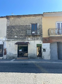Foto Appartamento a Cancello ed Arnone di 100 m² con 4 locali in vendita