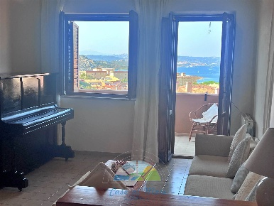 Foto Appartamento a La Maddalena di 124 m² con 7 locali in vendita