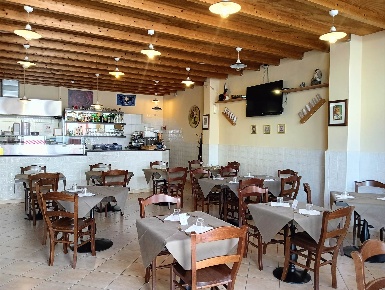 Foto Attività commerciale a Civitanova Marche di 150 m² con 7 locali