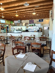Foto Attività commerciale a Civitanova Marche di 150 m² con 7 locali