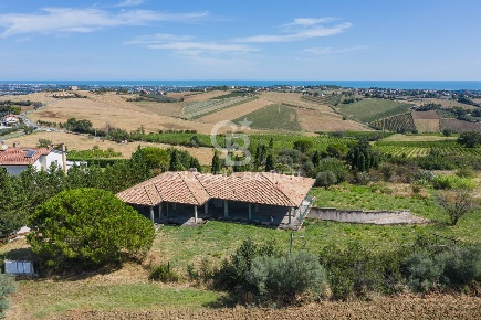 Foto Villa singola in via Misano Adriatico, San Clemente di 464 m²