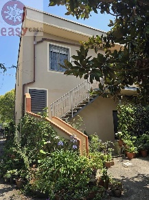 Foto Villa bifamiliare in via di quiesa, Massarosa di 80 m² con 4 locali