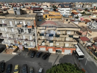 Foto Appartamento in via venezia, Gela Centro di 630 m² con 18 locali