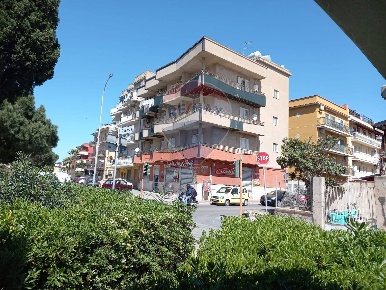Foto Appartamento in via Venezia, Gela Centro di 210 m² con 7 locali