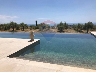 Foto Villa singola in Contrada Meti, Avola di 180 m² con 7 locali