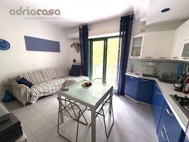 Foto Appartamento in via bixio, Riccione Abissinia di 70 m² con 3 locali