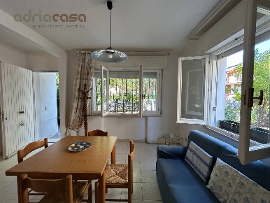 Foto Appartamento in via bixio, Riccione Abissinia di 80 m² con 4 locali