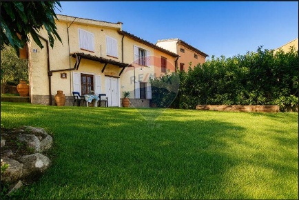 Foto Rustico in via di catro, Lucca Santa Maria del Giudice di 126 m²