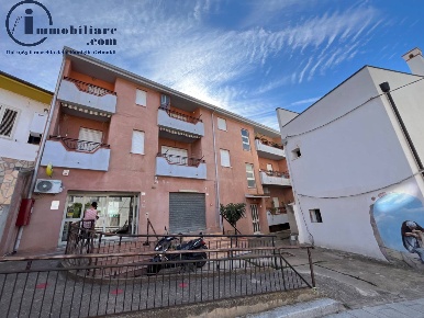 Foto Appartamento in Via Garibaldi, Girasole di 70 m² con 3 locali