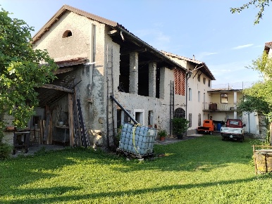 Foto Casa indipendente in Via Farra, Borgo Valbelluna Farra di 270 m²