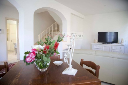 Foto Villa unifamiliare a Pietrasanta di 200 m² con 6 locali in vendita