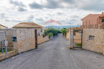 Foto Villa a schiera a Siracusa Belvedere - Tremmilia di 143 m² in vendita