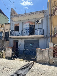 Foto Casa indipendente in via G.E. Rizzo, Melilli Centro di 116 m²