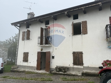 Foto Case semi ndipendenti in Frazione Stabie, Borgo Valbelluna di 185 m²