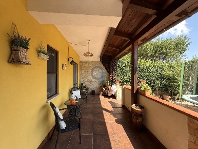 Foto Villa bifamiliare in Via Martiri di Nassirya 18, San Floro di 200 m²