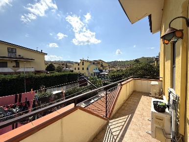 Foto Villa bifamiliare in Via Martiri di Nassirya 18, San Floro di 200 m²