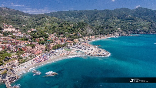 Foto Attività commerciale in Via Padre Semeria 9, Monterosso al Mare Centro