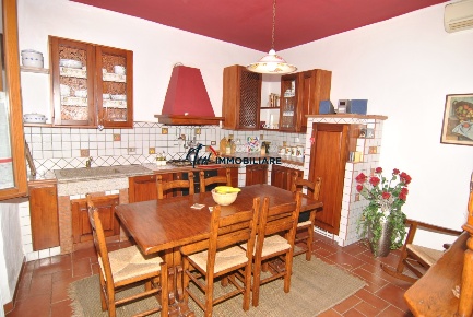 Foto Villa singola in Piazza della Chiesa 16, Livorno di 152 m² in vendita