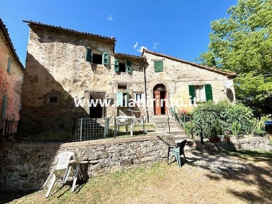 Foto Casa indipendente a Marradi di 240 m² in vendita