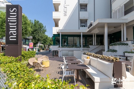 Foto Hotel in Via Carducci 141, Cattolica di 2944 m² in vendita
