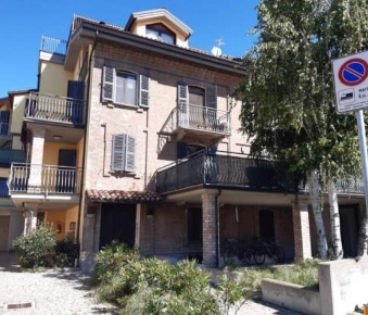 Foto Appartamento in Via Roma 78, Nizza Monferrato di 121 m² con 5 locali