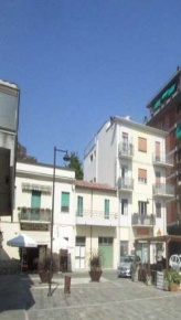 Foto Appartamento in Piazza Giuseppe Mazzini, Centro di 100 m² con 6 locali