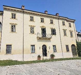 Foto Villa unifamiliare a Marano di Valpolicella di 750 m² con 10 locali