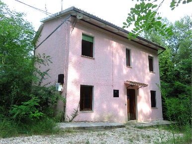 Foto Casa indipendente in Contrada Cardagnano Alto, Sarnano di 180 m²