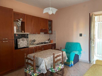 Foto Appartamento in Via Benevento 31, Mondragone di 110 m² con 4 locali