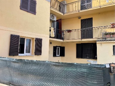 Foto Appartamento in via Beati 8, Castelletto sopra Ticino Centro di 90 m²