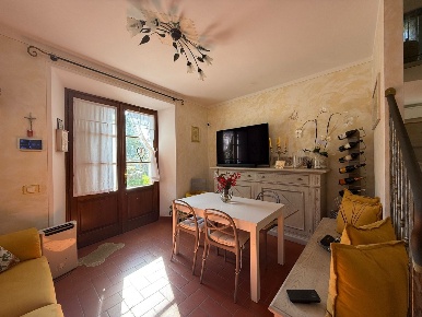 Foto Villa a schiera in via Tognocchi, Seravezza di 80 m² con 4 locali