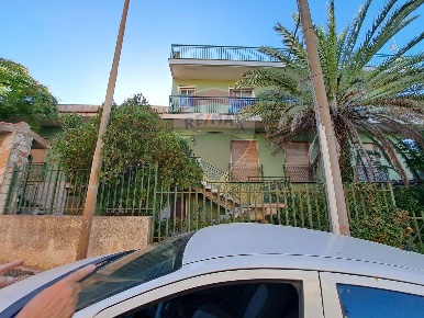 Foto Appartamento in Via Livenza, Solarino di 165 m² con 4 locali