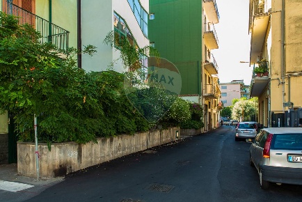 Foto Locale commerciale in via Turchia, Acireale San Giovanni, Tupparello