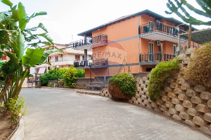 Foto Attico in enrico toti, Motta Sant'Anastasia di 74 m² con 2 locali