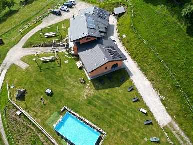 Foto Agriturismo in LocalitÃ  BavÃ¨ snc, Alta Valle Intelvi di 400 m²